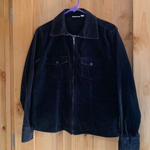 Long sleeve corduroy shirt. Zip front.